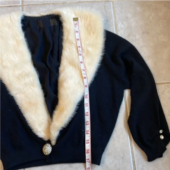 Vintage Pringle Of Scotland Cashmere Cardigan Sweater Jacket Mink Fur Collar S-M - Picture 9 of 11